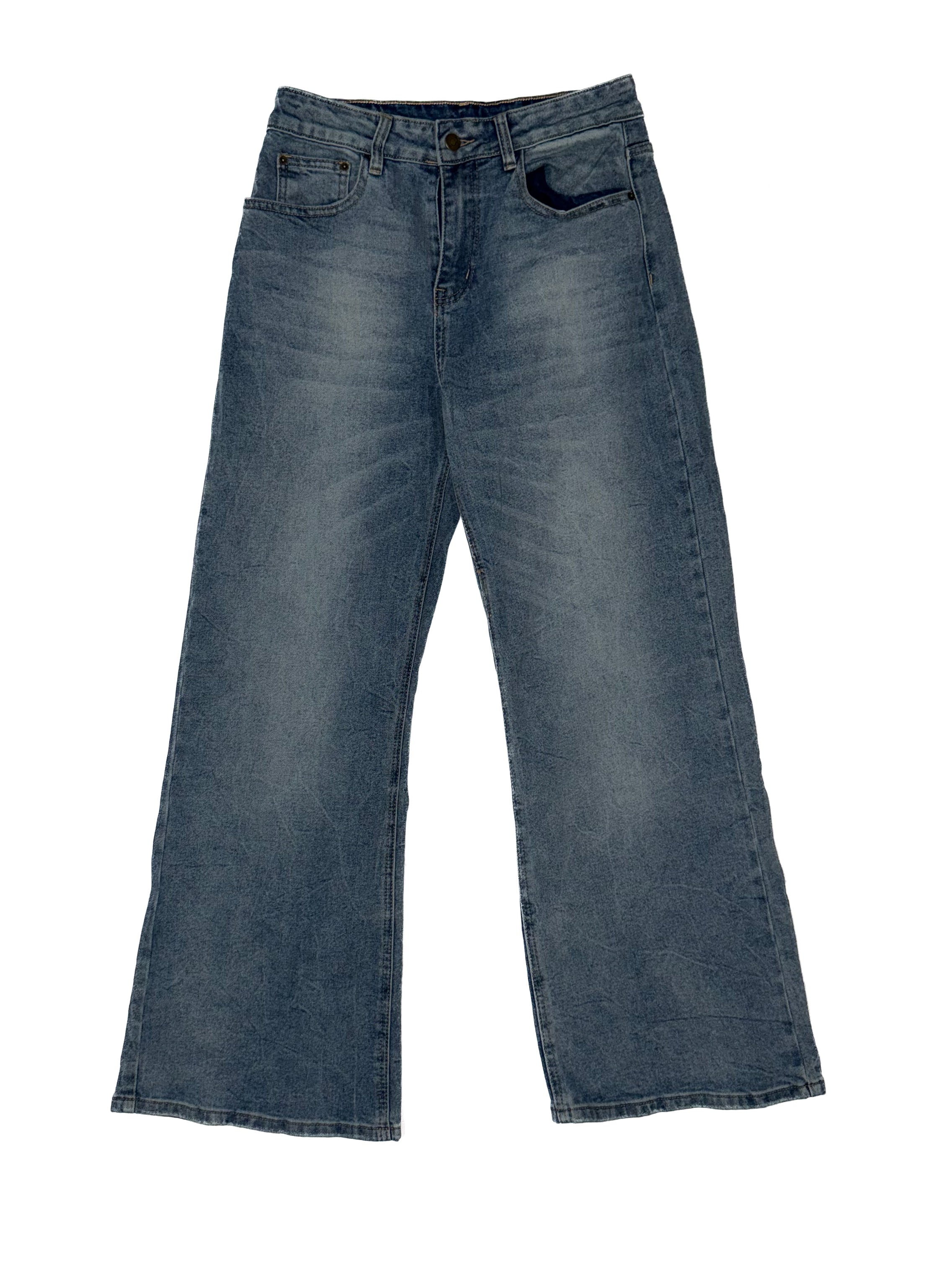 women fit jeans straight leg with embroidery Amare logo on the pocket